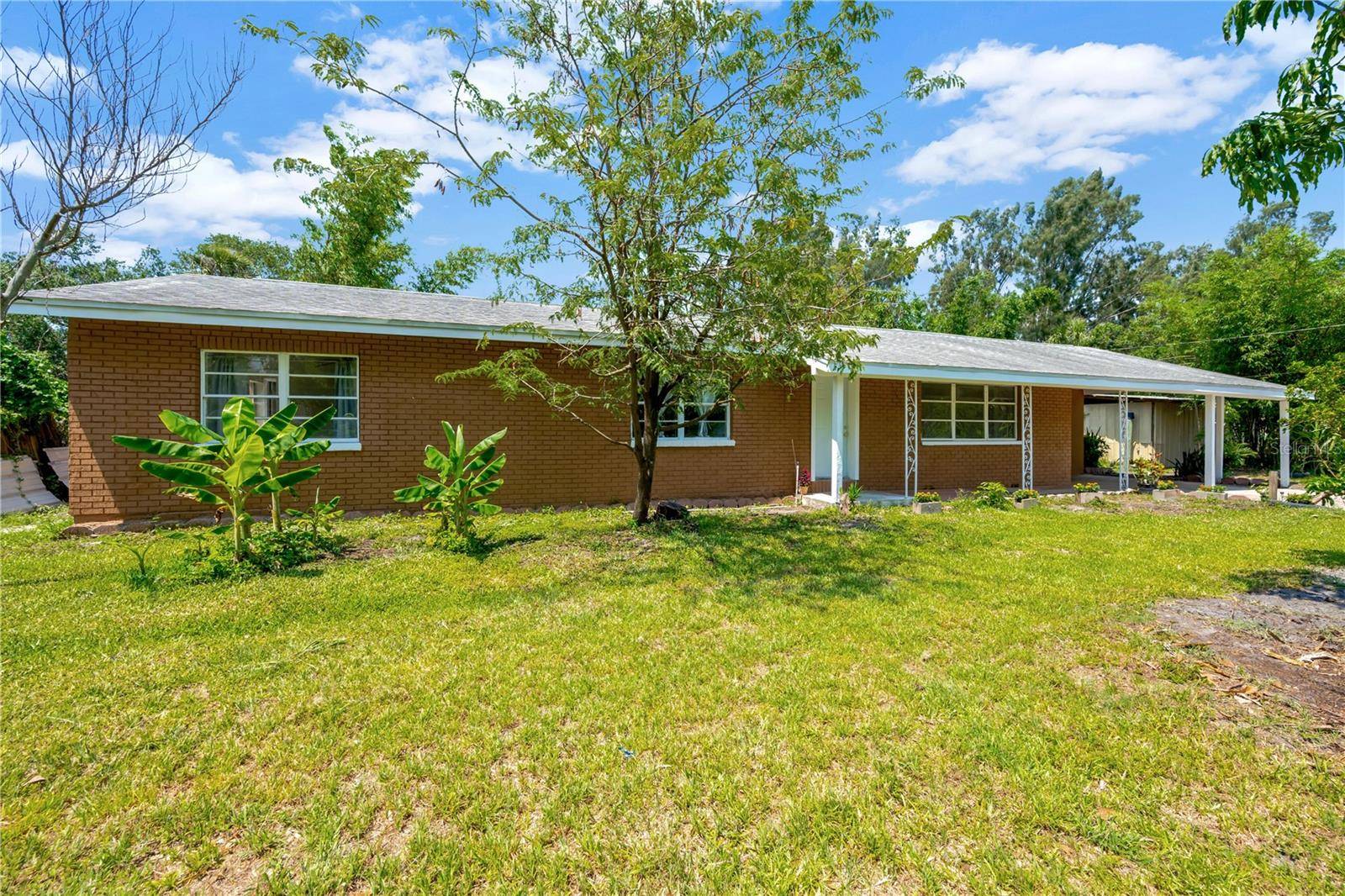 Gibsonton, FL 33534,6104 PALM AVE