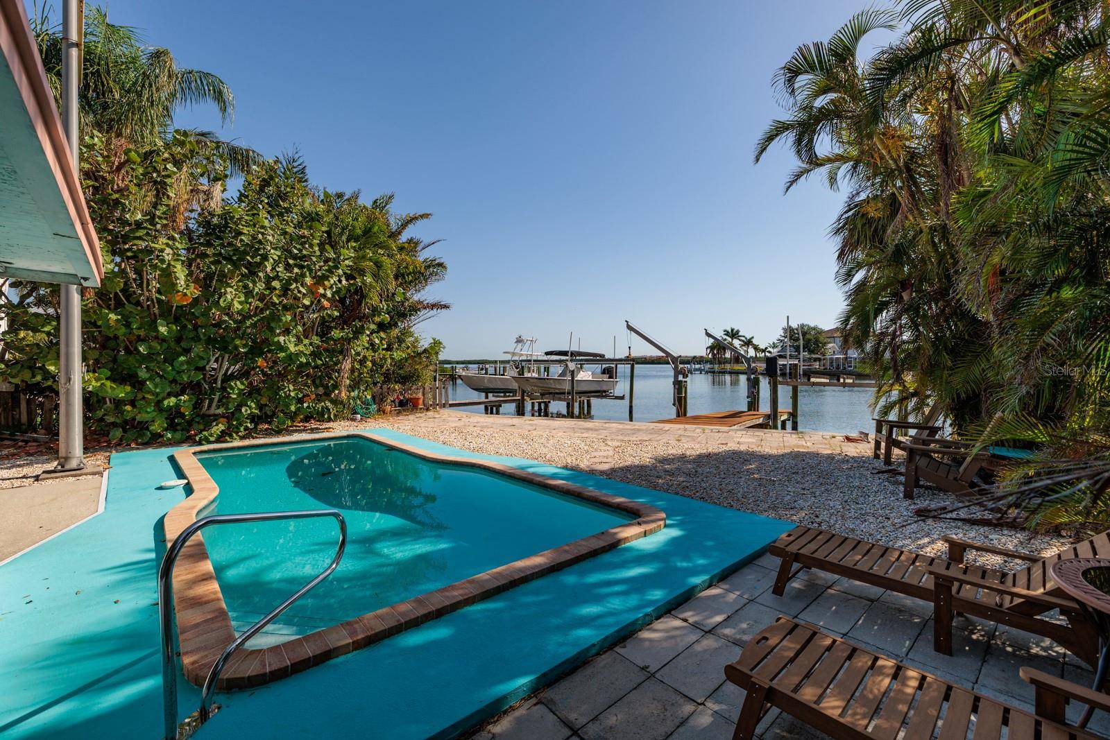 St Petersburg, FL 33703,1857 BAYOU GRANDE BLVD NE