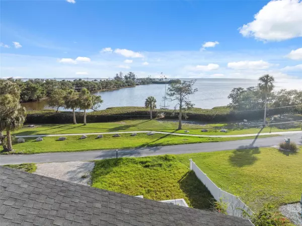 Tarpon Springs, FL 34689,108 SHORE DR