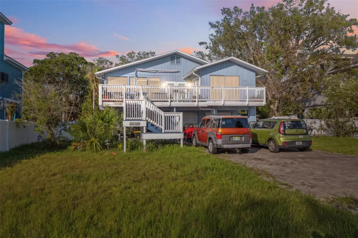 Tarpon Springs, FL 34689,108 SHORE DR