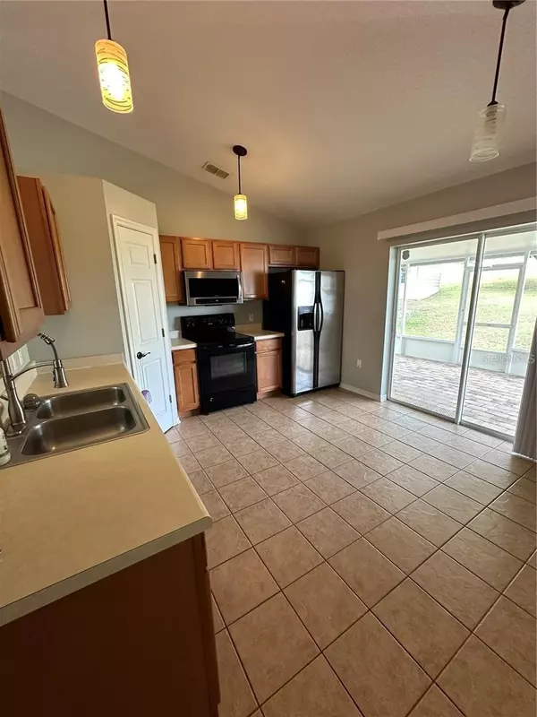 Dade City, FL 33525,13421 WATERFORD CASTLE DR