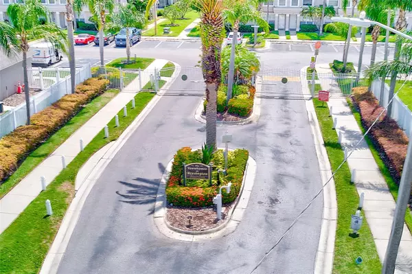 Brandon, FL 33511,727 KENSINGTON LAKE CIR