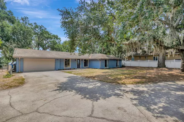 Brandon, FL 33510,525 GORNTO LAKE RD