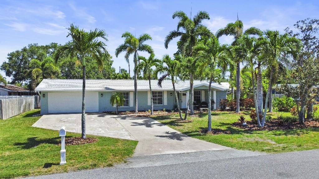 10011 46TH AVE W, Bradenton, FL 34210
