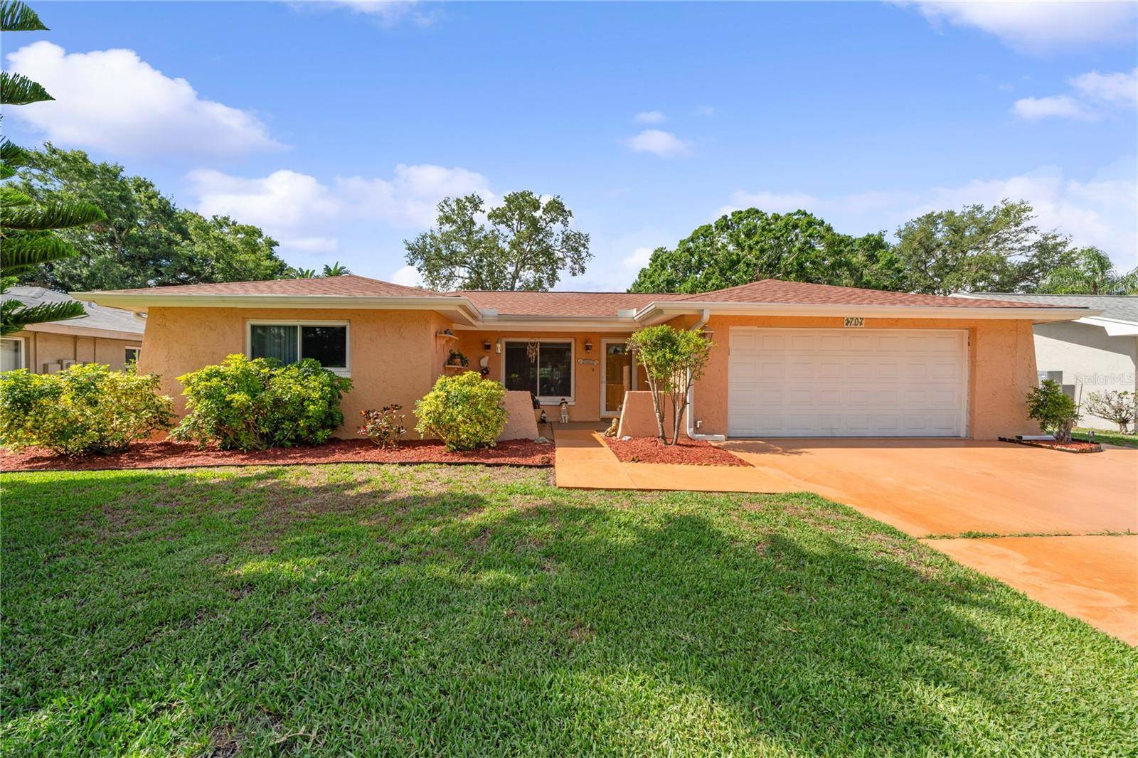 1707 HIBISCUS CIR S, Oldsmar, FL 34677