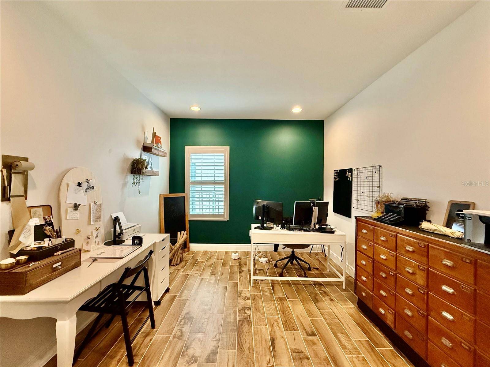 Lithia, FL 33547,12613 SHETLAND WALK DR