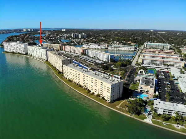 6020 SHORE BLVD S #1008, Gulfport, FL 33707