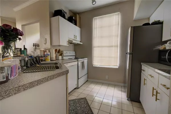 Orlando, FL 32835,6300 RALEIGH ST #102