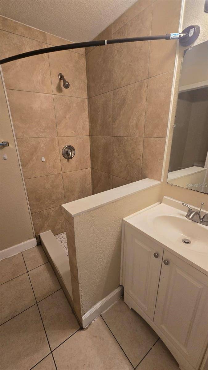 Orlando, FL 32808,5222 MONTAGUE PL