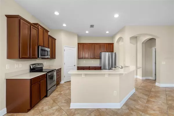 Seffner, FL 33584,203 MONTARA DR