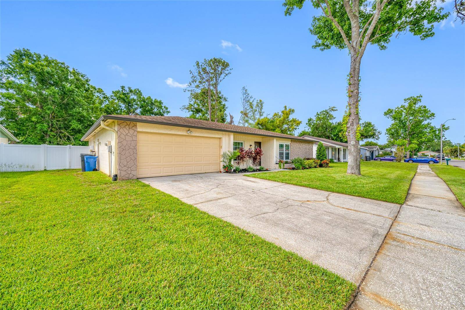 Tampa, FL 33624,4220 WOODLARK DR