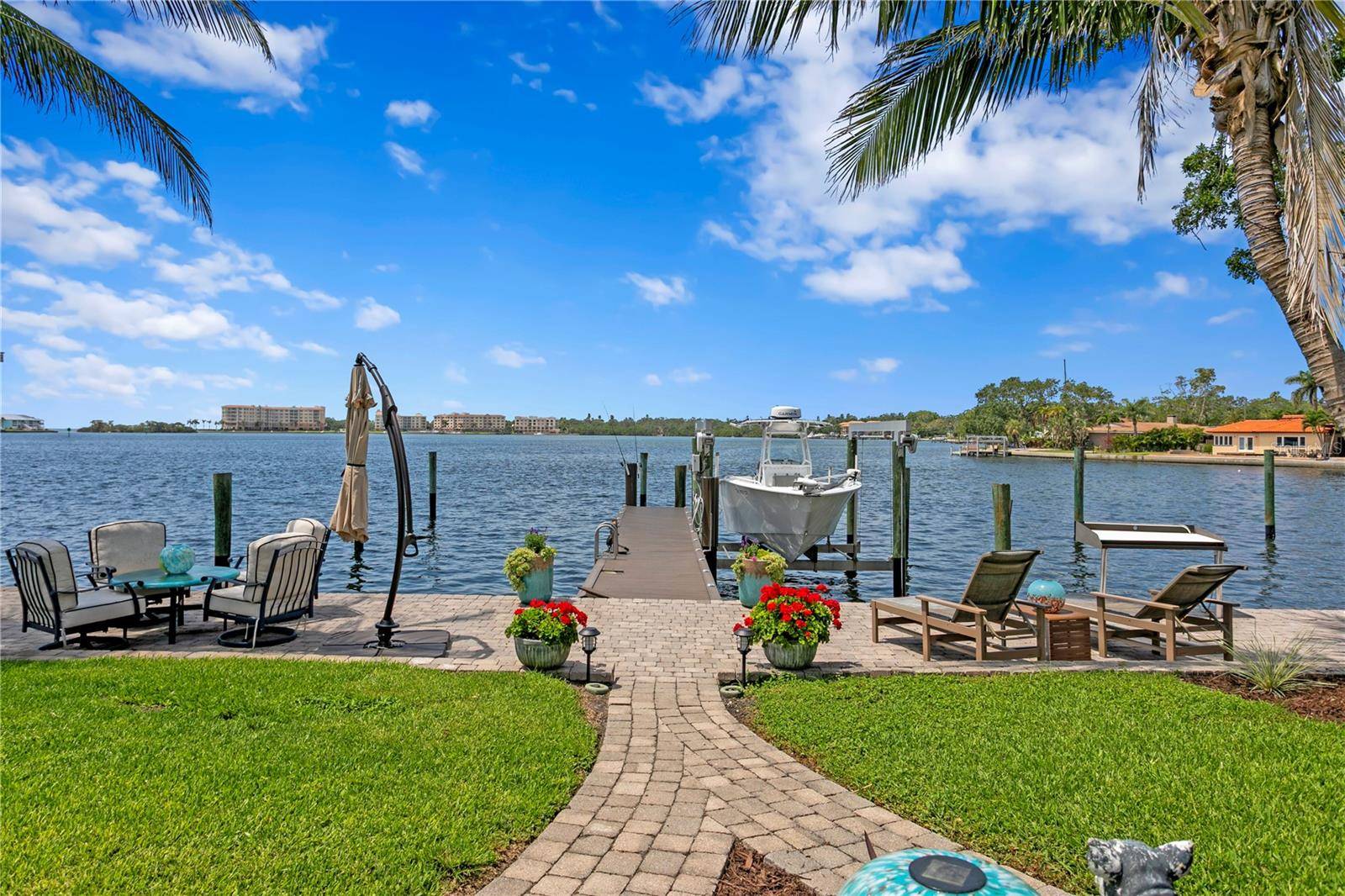 St Petersburg, FL 33705,4649 NEPTUNE DR SE