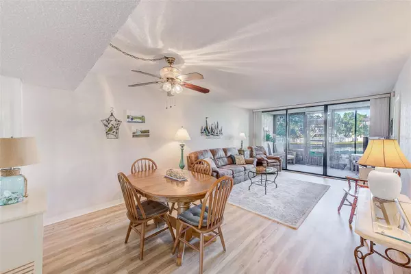 Largo, FL 33774,14130 ROSEMARY LN #4115