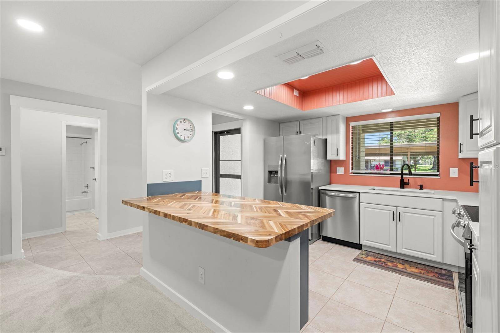 Clearwater, FL 33763,2510 LAURELWOOD DR #5B