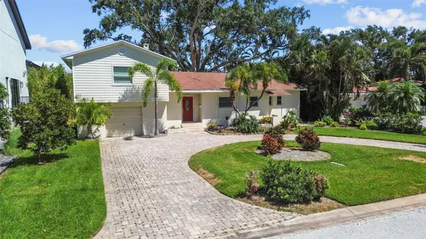 1238 MONTEREY BLVD NE, St Petersburg, FL 33704