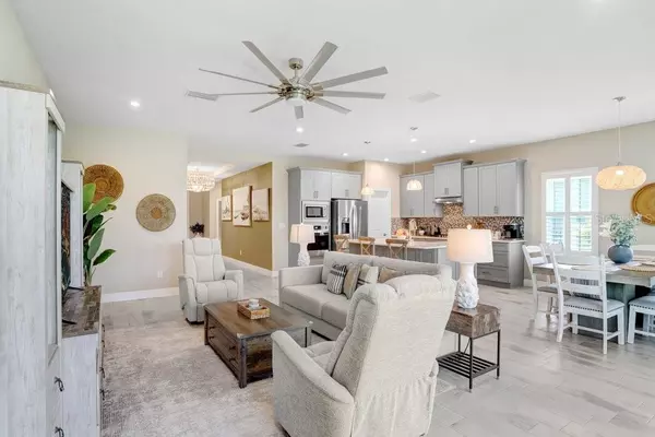 Apollo Beach, FL 33572,6097 GOLDEN NETTLE DR