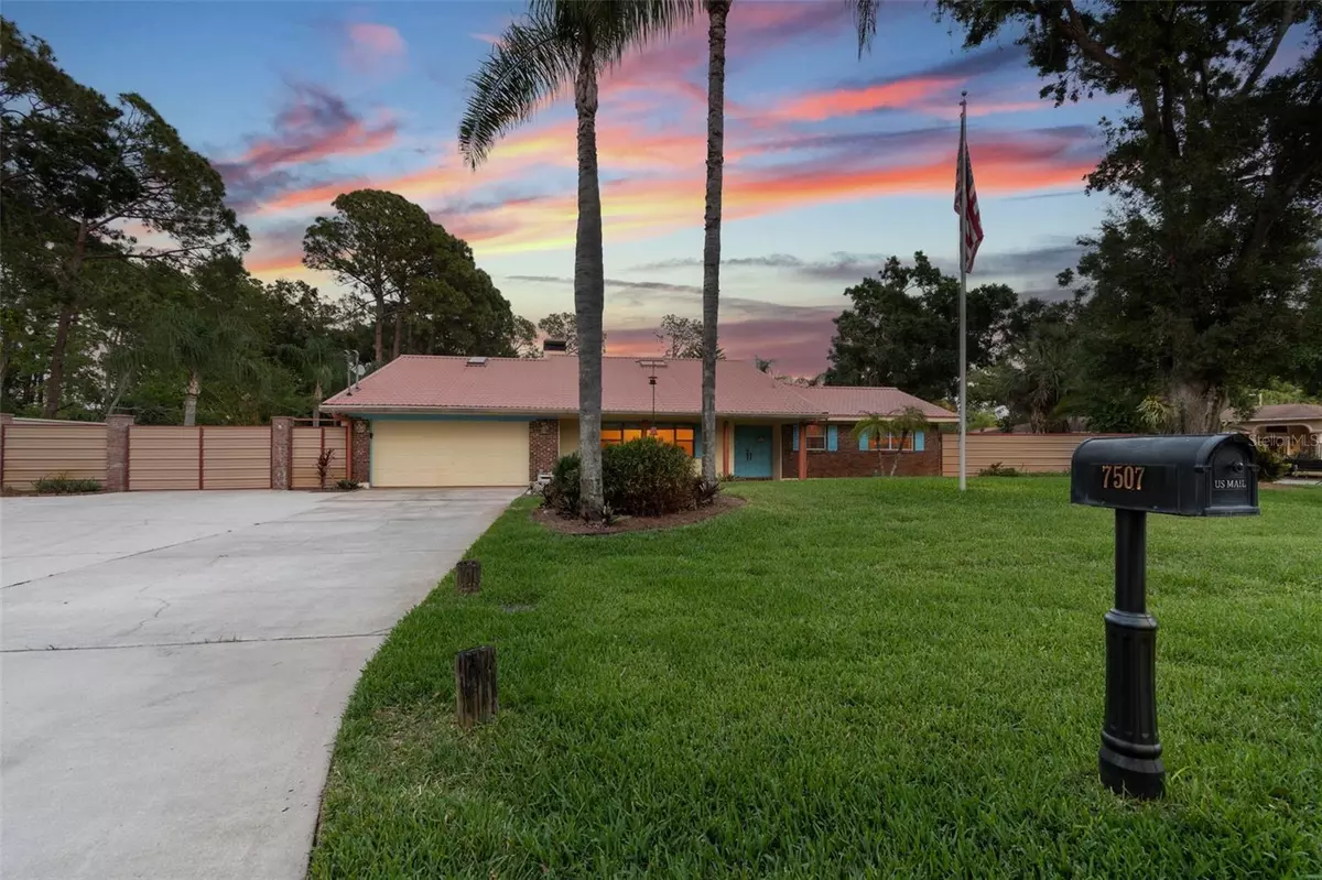 Tampa, FL 33615,7507 BEASLEY RD