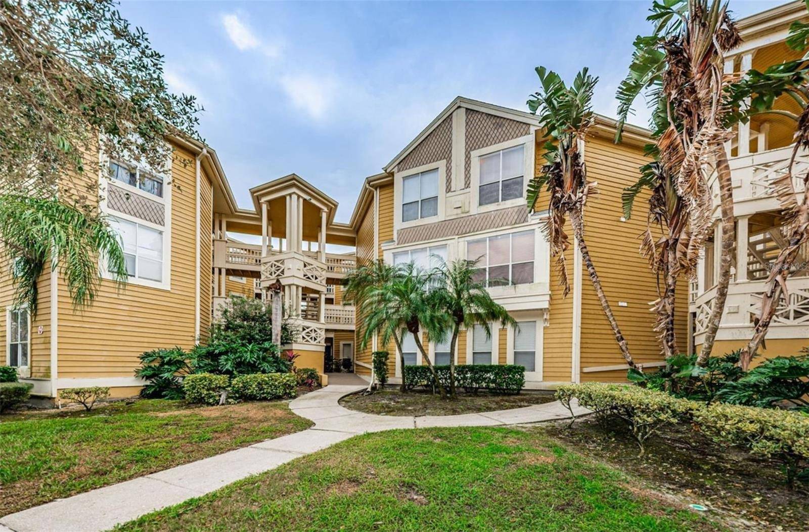 115 112TH AVE NE #104, St Petersburg, FL 33716