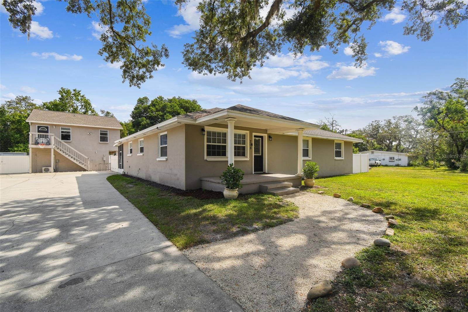 205 W 122ND AVE, Tampa, FL 33612