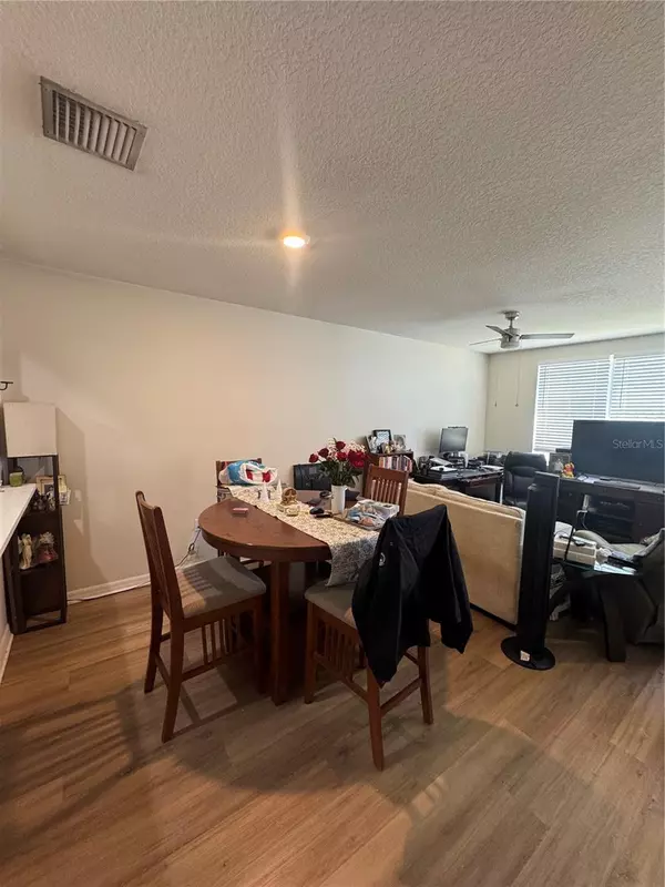 Ruskin, FL 33570,527 GLENN CROSS DR