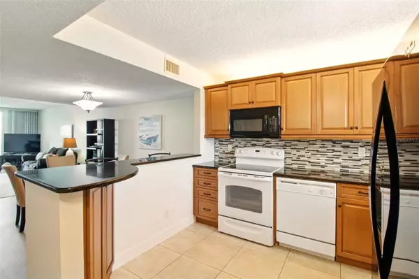 South Pasadena, FL 33707,7625 SUN ISLAND DR S #304