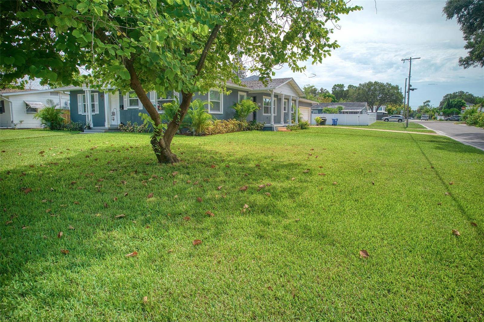 St Petersburg, FL 33710,555 54TH ST N