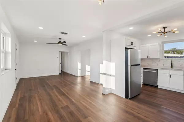 Madeira Beach, FL 33708,410 VIRGINIA AVE