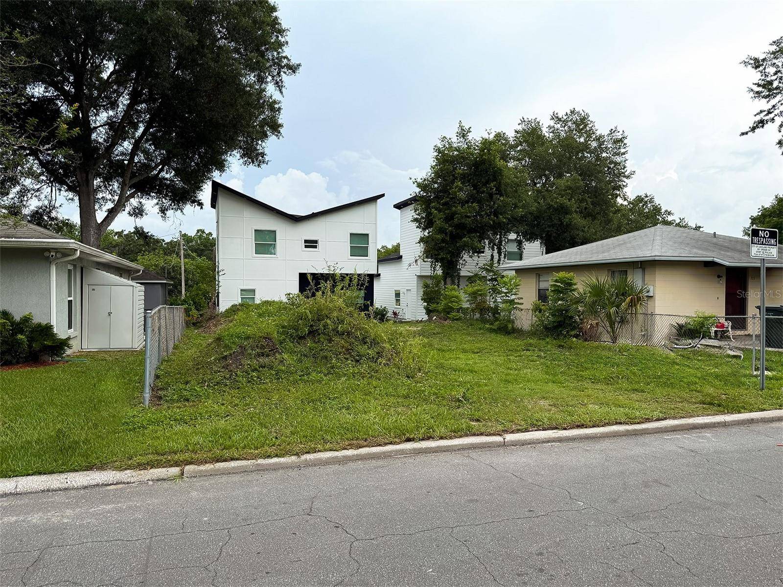 Lakeland, FL 33805,717 W 13TH ST