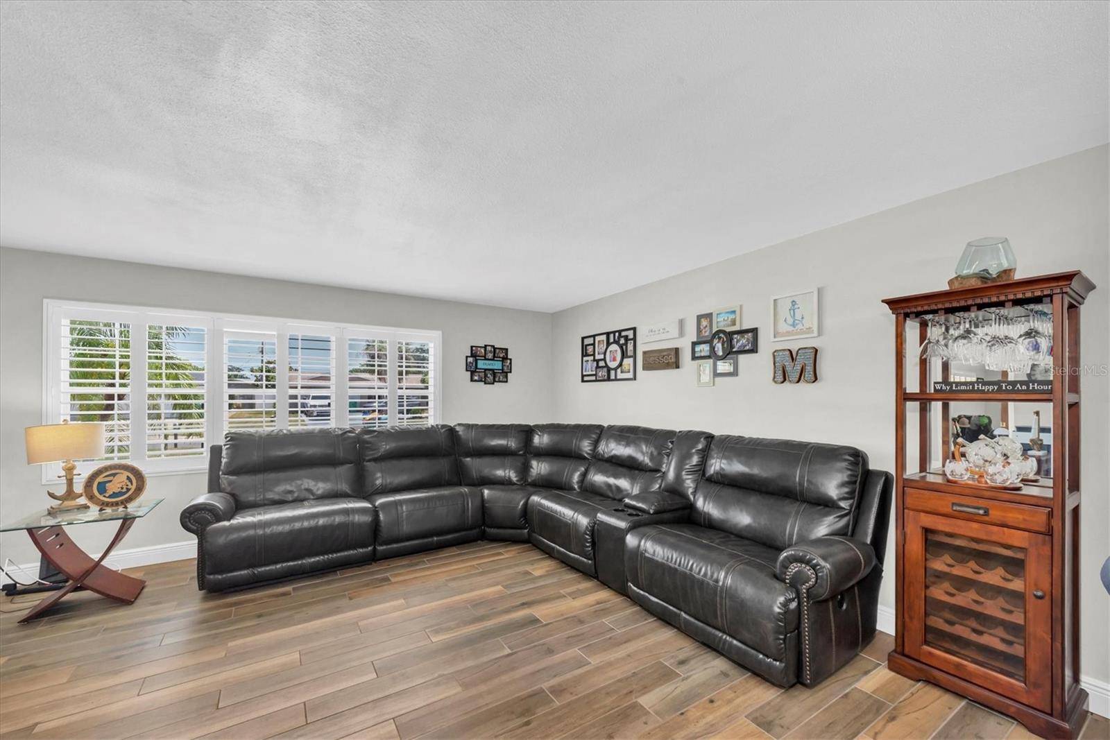 Seminole, FL 33776,9591 COMMODORE DR