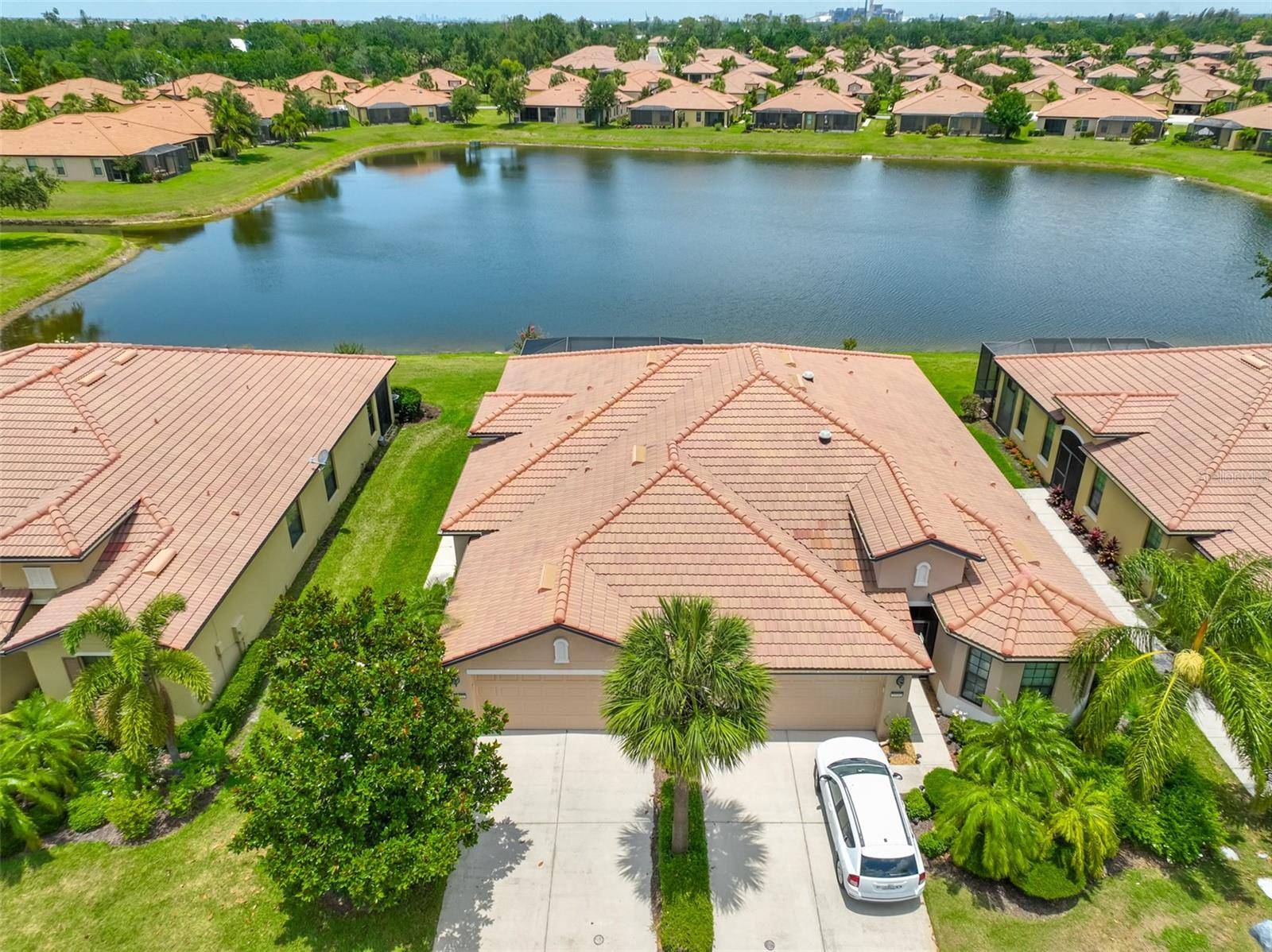 5532 SUNSET FALLS DR, Apollo Beach, FL 33572