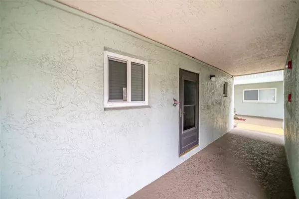 St Petersburg, FL 33702,801 83RD AVE N #107