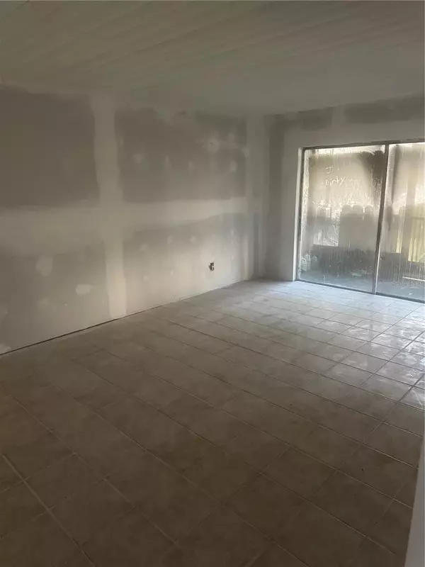 Tampa, FL 33617,7522 NEEDLE LEAF PL #28