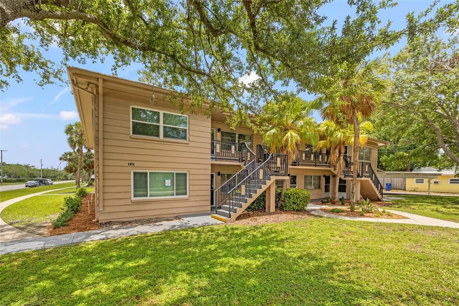 232 36TH AVE N #202C, St Petersburg, FL 33704