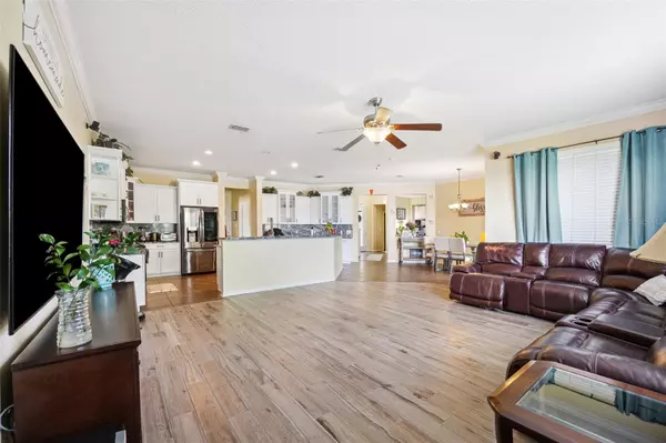 Apollo Beach, FL 33572,5457 SANDY SHELL DR