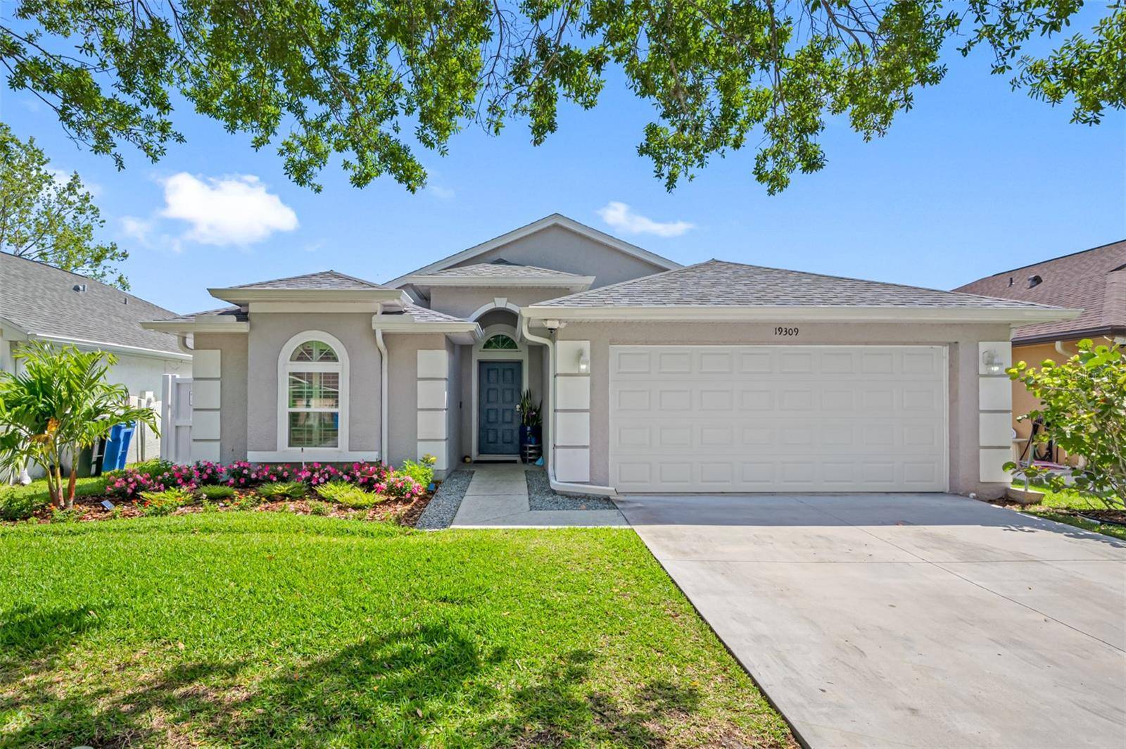 19309 GARDEN QUILT CIR,  Lutz,  FL 33558
