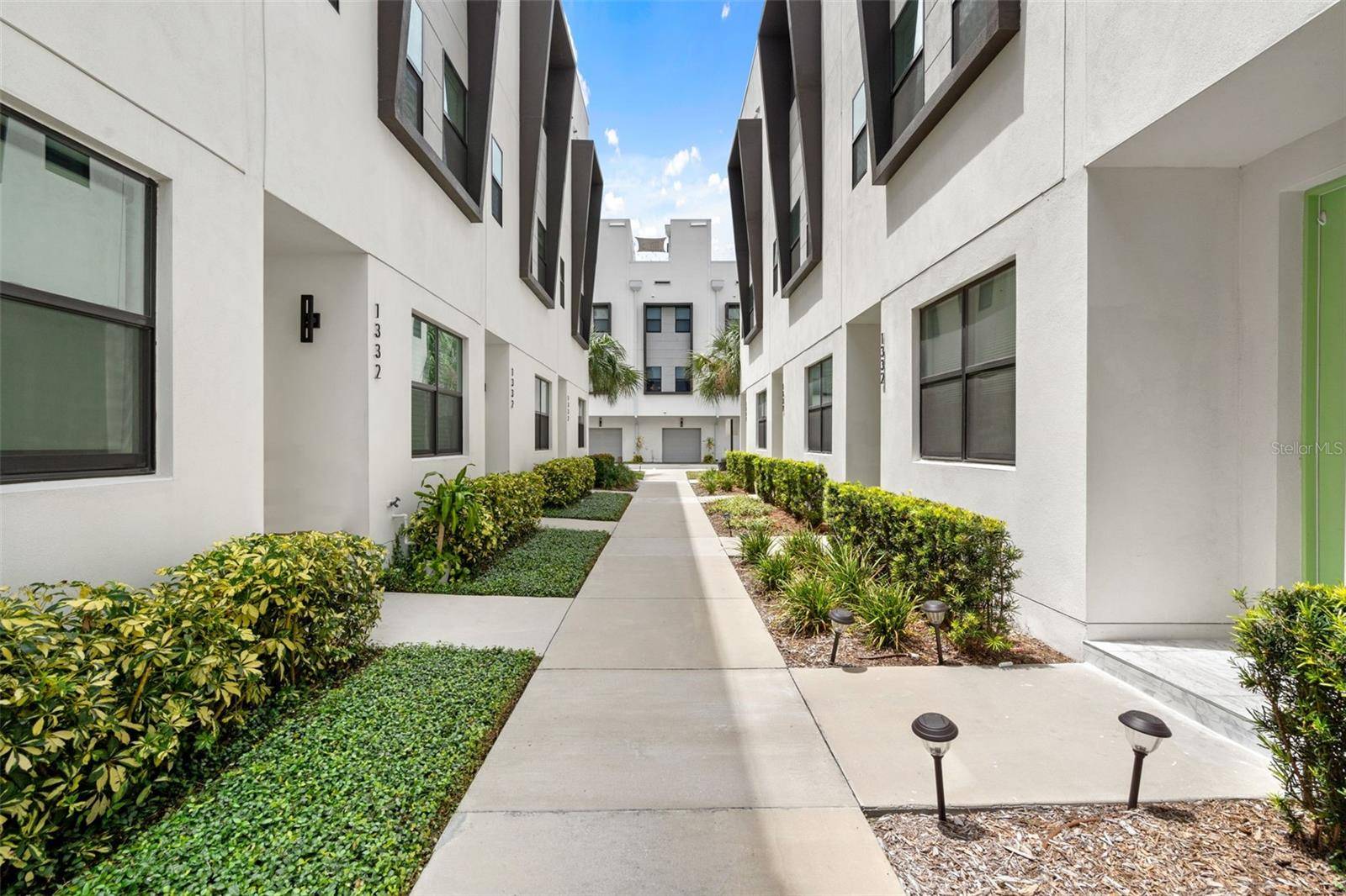 Tampa, FL 33606,1332 W GRAY ST #9