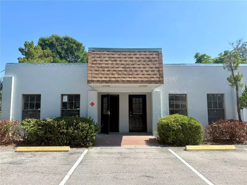 131 N MOON AVE, Brandon, FL 33510