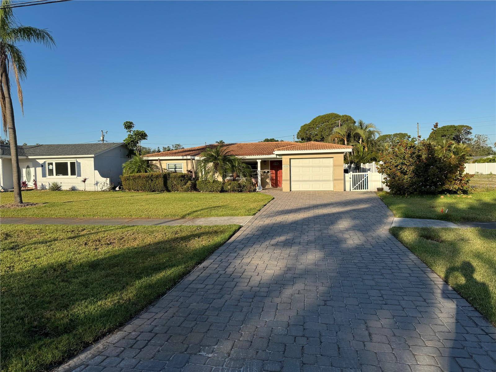 6034 BAYOU GRANDE BLVD NE, St Petersburg, FL 33703