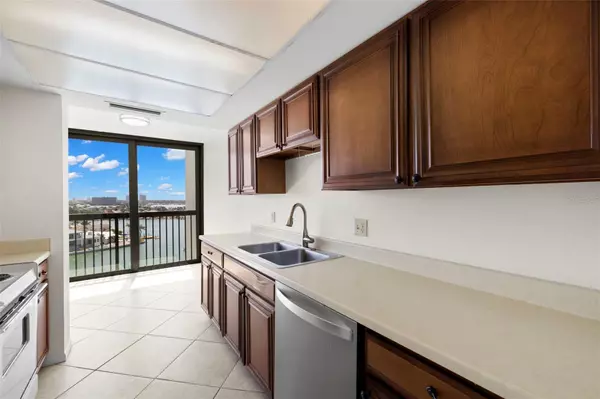 St Pete Beach, FL 33706,9425 BLIND PASS RD #1008