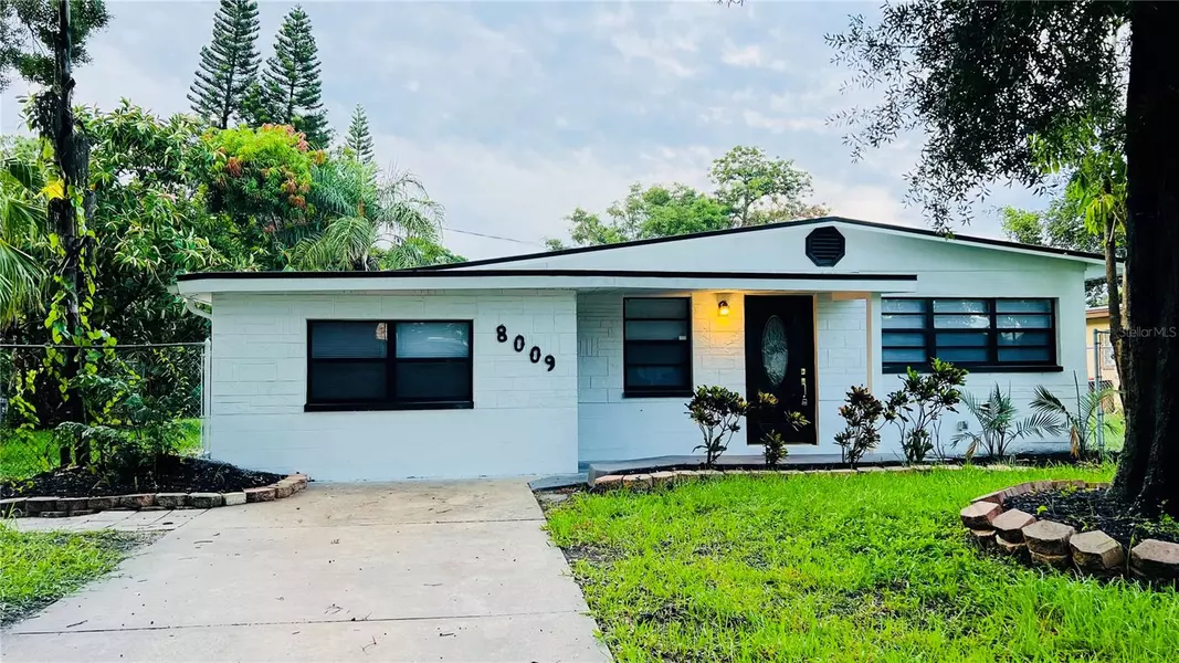 8009 SOMERSET LN, Tampa, FL 33615