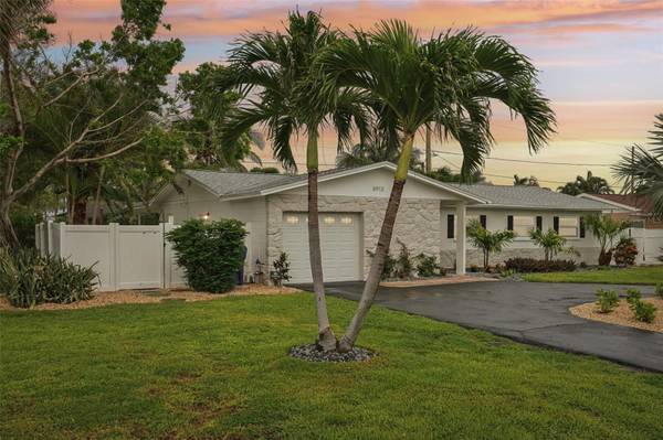 6913 GRANDE VISTA WAY S, St Petersburg, FL 33707