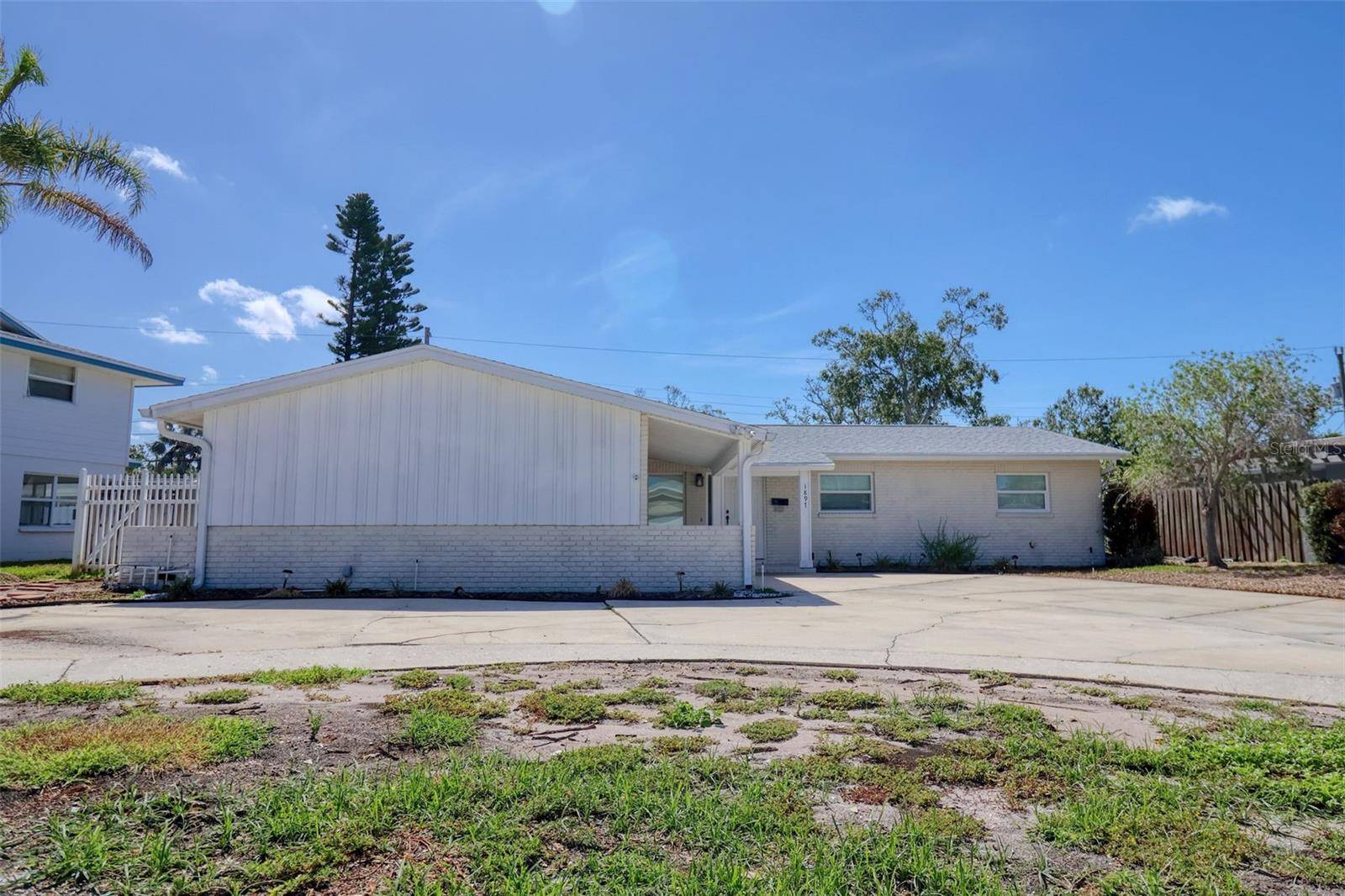 1897 DOLPHIN BLVD S, St Petersburg, FL 33707