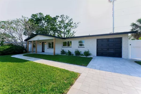 8444 15TH WAY N, St Petersburg, FL 33702