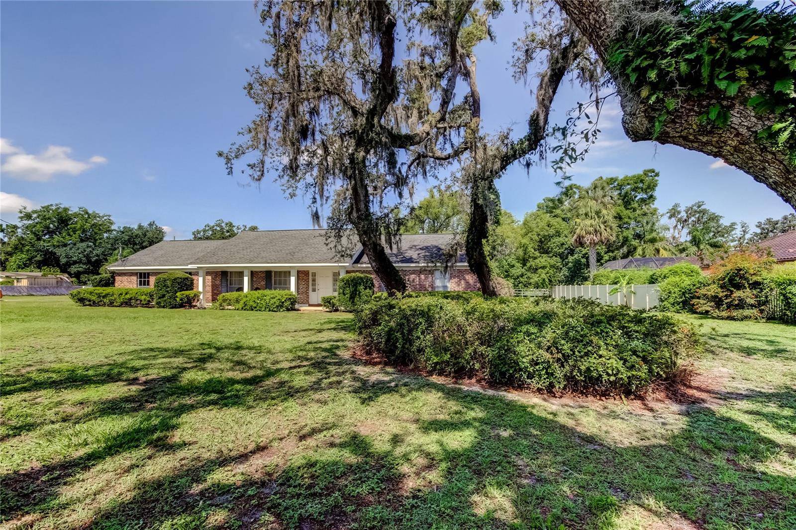Tampa, FL 33637,9918 DAVIS RD