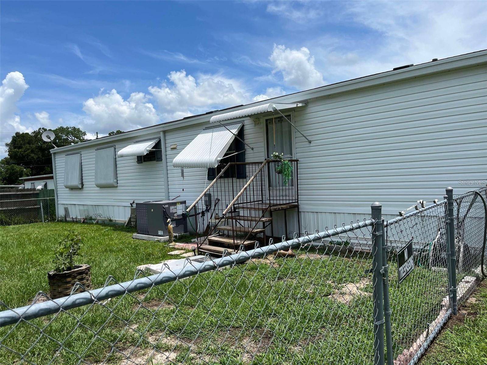 Zephyrhills, FL 33542,39047 HILLCREST DR