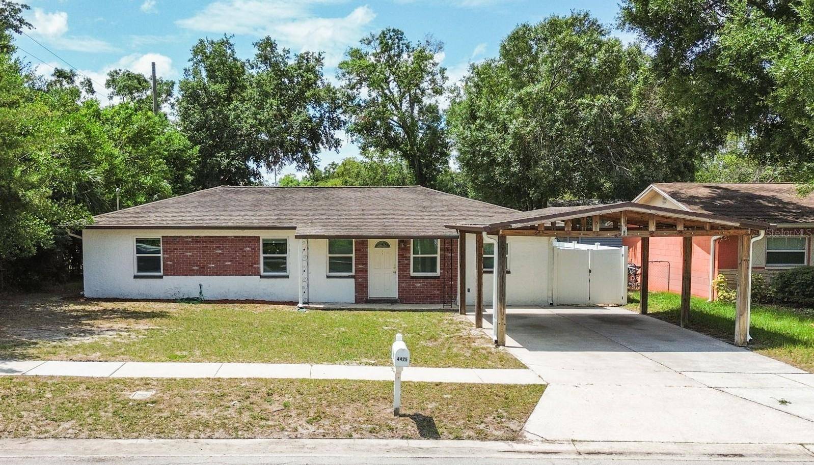 4425 PORPOISE DR, Tampa, FL 33617