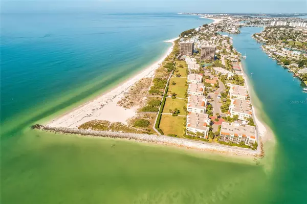 7564 BAYSHORE DR #202, Treasure Island, FL 33706
