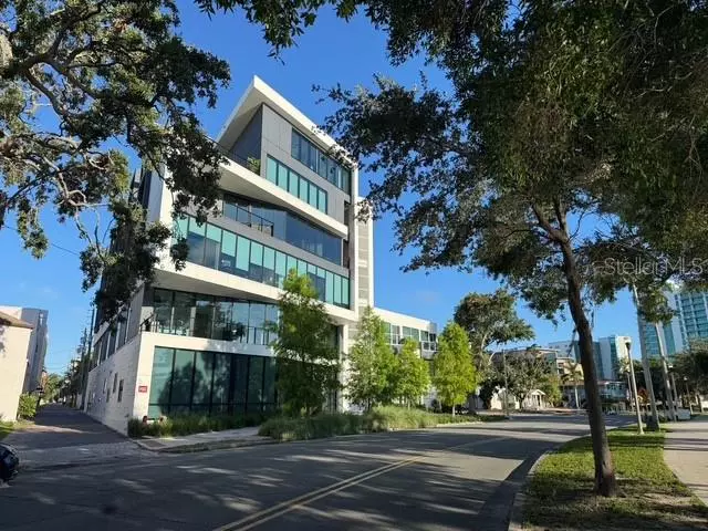 132 MIRROR LAKE DR N #501, St Petersburg, FL 33701
