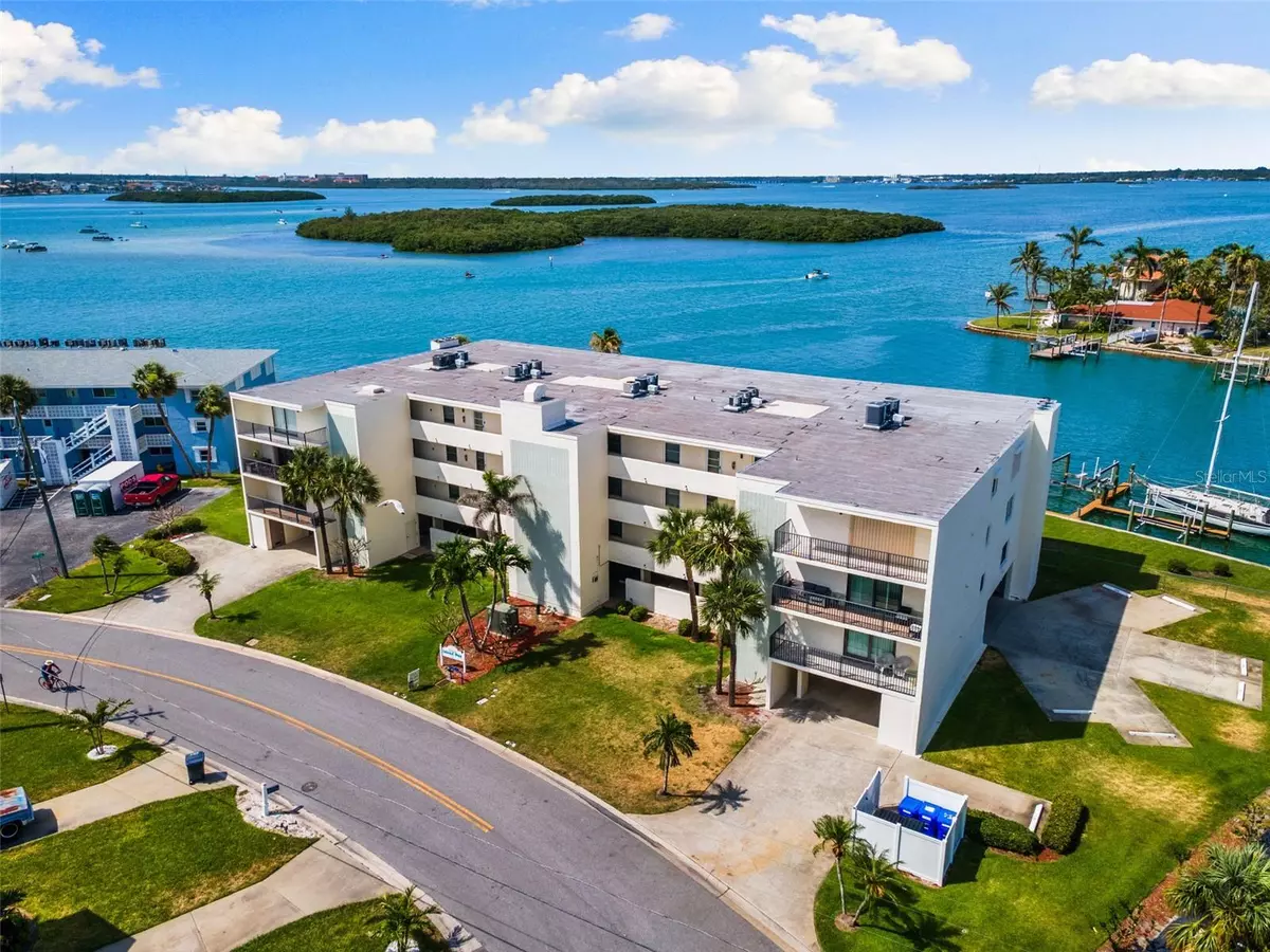 Treasure Island, FL 33706,12525 3RD ST E #303