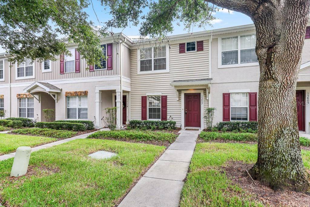 15807 FISHHAWK FALLS DR, Lithia, FL 33547